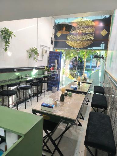 عکس کافه صبحانه و غذای خانگی نمکدون