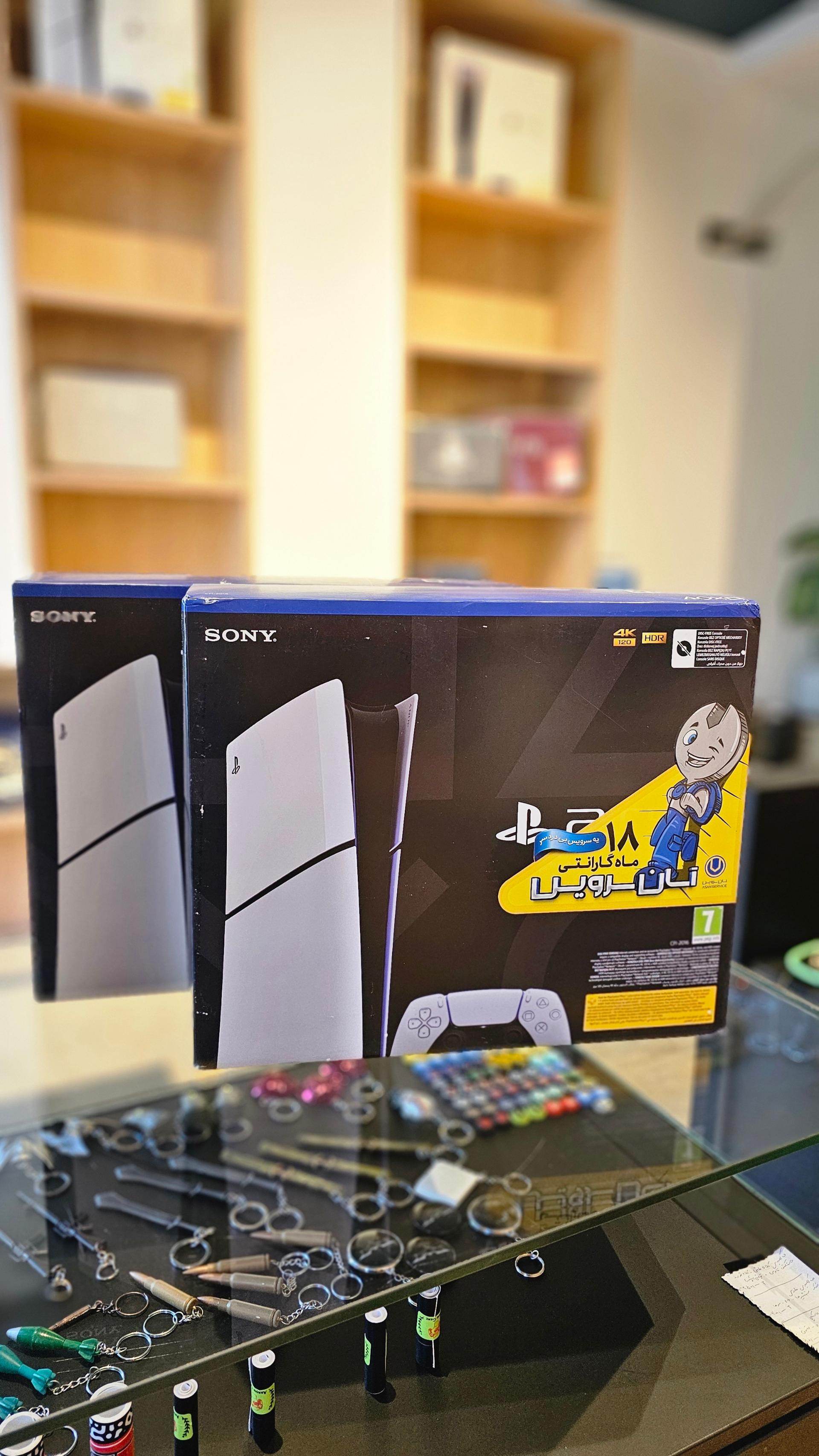 عکس فروشگاه موبایل و کنسول بازی سه ستاره