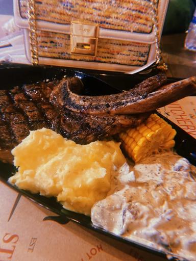 عکس رستوران بیف لاین 