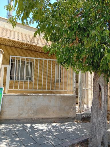 عکس مرکز مخابرات بالانج