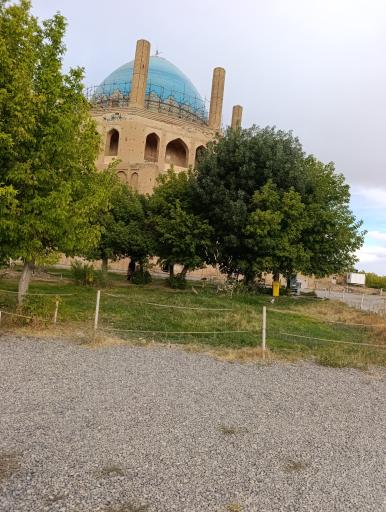 عکس درب ورودی گنبد سلطانیه 