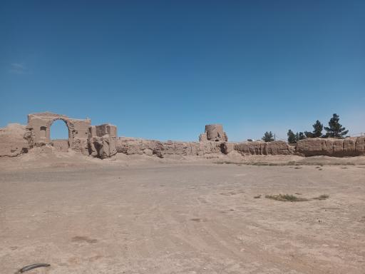 عکس قلعه خشتی سیزان