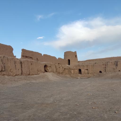 عکس قلعه خشتی سیزان