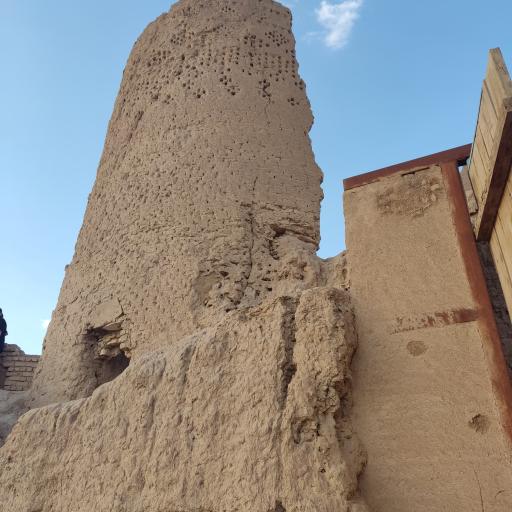 عکس قلعه خشتی سیزان