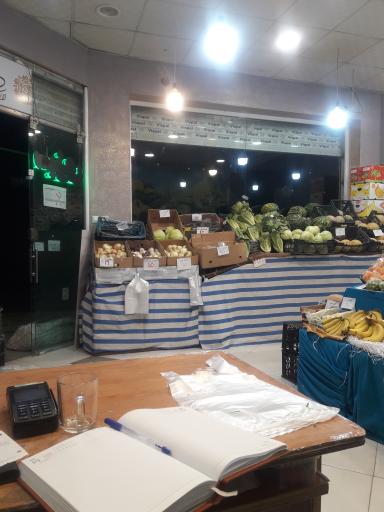 عکس میوه فروشی تمشک