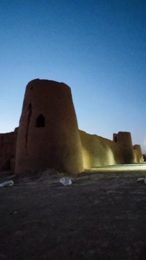 عکس قلعه خشتی سیزان