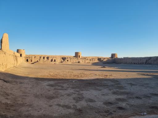 عکس قلعه خشتی سیزان