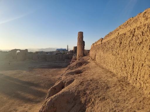 عکس قلعه خشتی سیزان