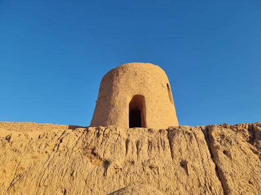 عکس قلعه خشتی سیزان