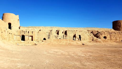 عکس قلعه خشتی سیزان