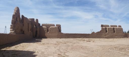 عکس قلعه تاریخی آرین شهر