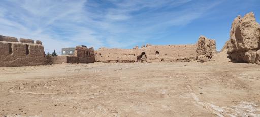 عکس قلعه تاریخی آرین شهر