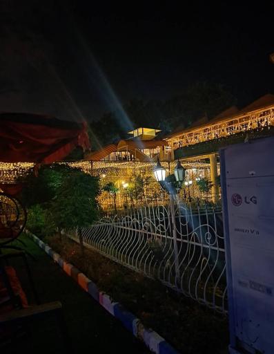 عکس مجتمع فرهنگی رفاهی دشت بهشت