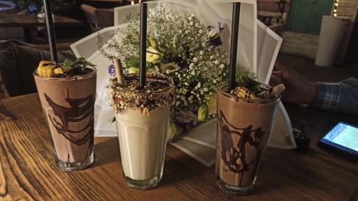 عکس کافه رستوران میم