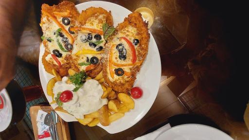 عکس کافه رستوران میم