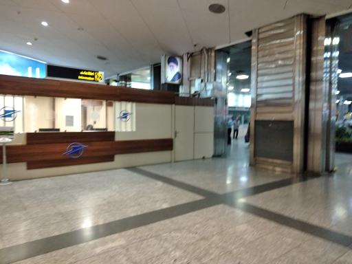 عکس ترمینال شماره 4 فرودگاه مهرآباد