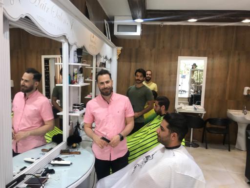 آرایشگاه صادق