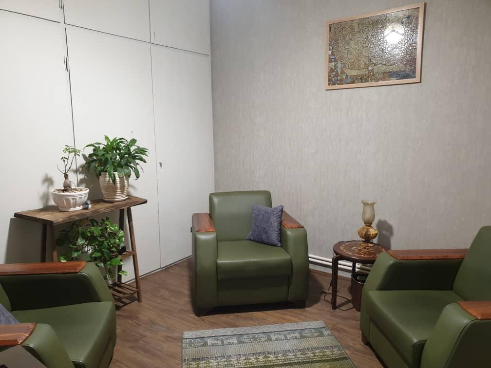 عکس کلینیک روانشناسی و روانپزشکی ریشه
