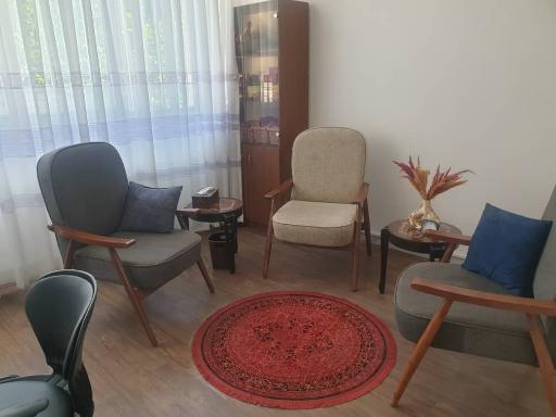 عکس کلینیک روانشناسی و روانپزشکی ریشه