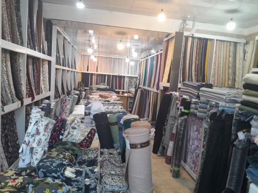 عکس پارچه سرای بزرگ بنتون