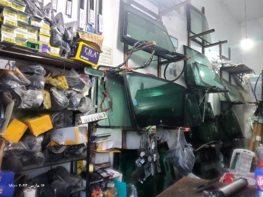 عکس شیشه اتومبیل رضا