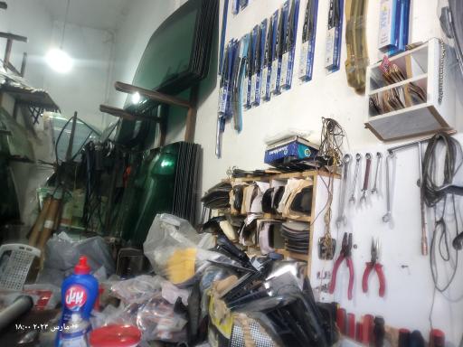 عکس شیشه اتومبیل رضا