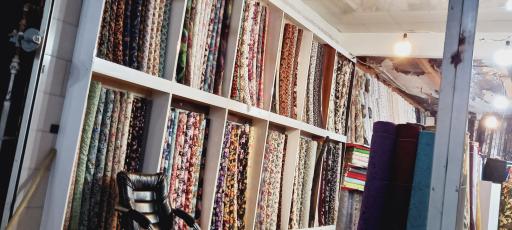 عکس پارچه سرای بزرگ بنتون