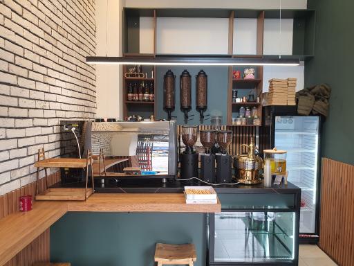 عکس کافه  دِ  وان