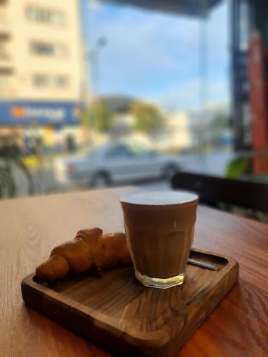 عکس کافه  دِ  وان