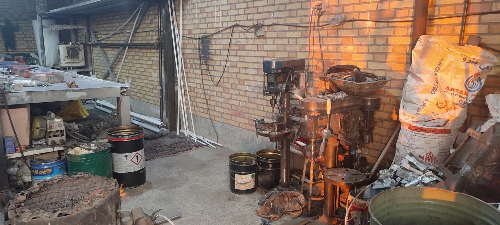 عکس کارگاه تولیدی صنعت‌ سایبان