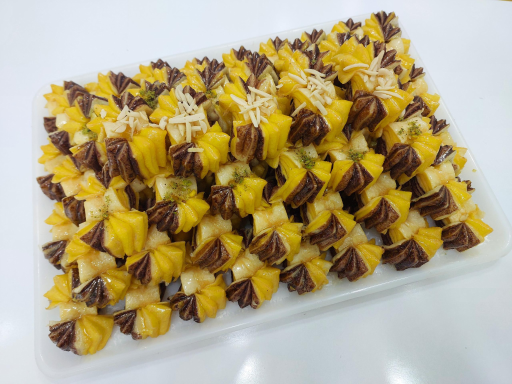 عکس کارگاه قنادی مادر