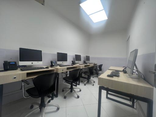 عکس دفتر مرکزی آسیاتک