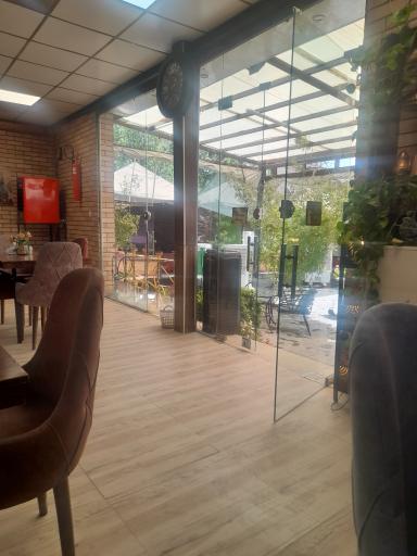 عکس سرای سنتی خان بابا