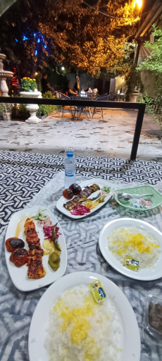 عکس سرای سنتی خان بابا