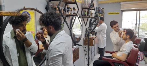 عکس آموزشگاه آرایشگری مردانه کوروش