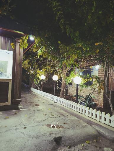 عکس سفره خانه سنتی بهارستان