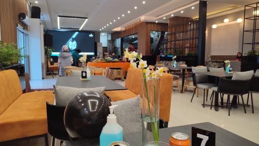 عکس کافه و رستوران و تالار زرسرخ 