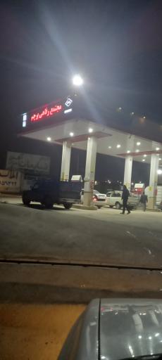 عکس پمپ گاز CNG پرچم