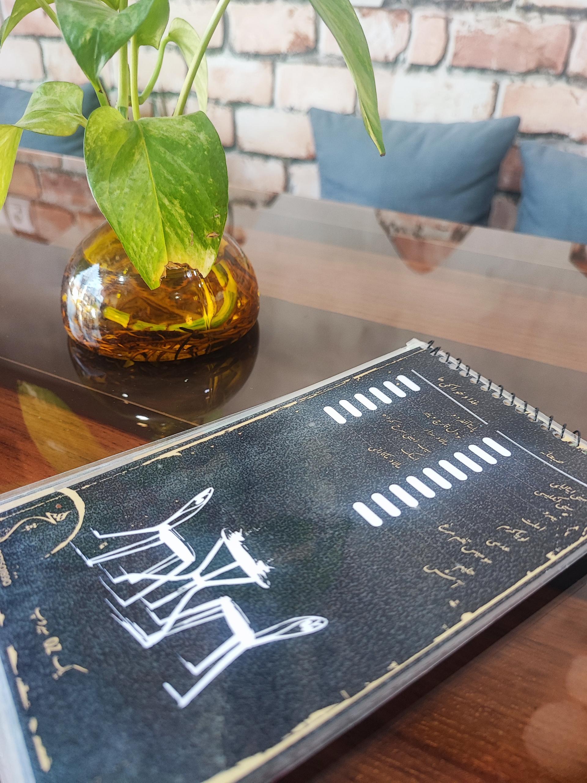 عکس کافه هیچ