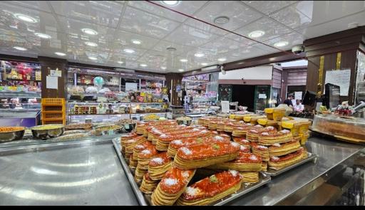 عکس شیرینی فروشی برادران خانه زر