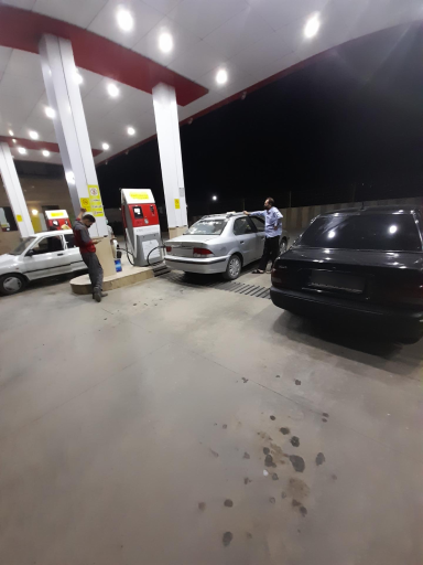 عکس پمپ گاز CNG پرچم