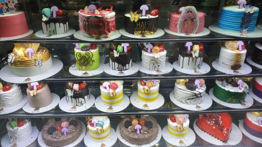 عکس شیرینی فروشی برادران خانه زر