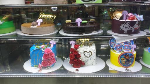 عکس شیرینی فروشی برادران خانه زر