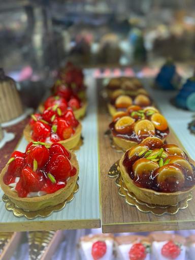 عکس شیرینی فروشی برادران خانه زر