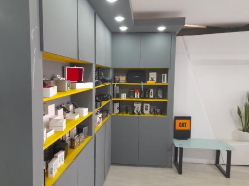 عکس لوازم ورزشی هوشمند هیپوشاپ