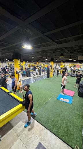 باشگاه بدنسازی انیکس