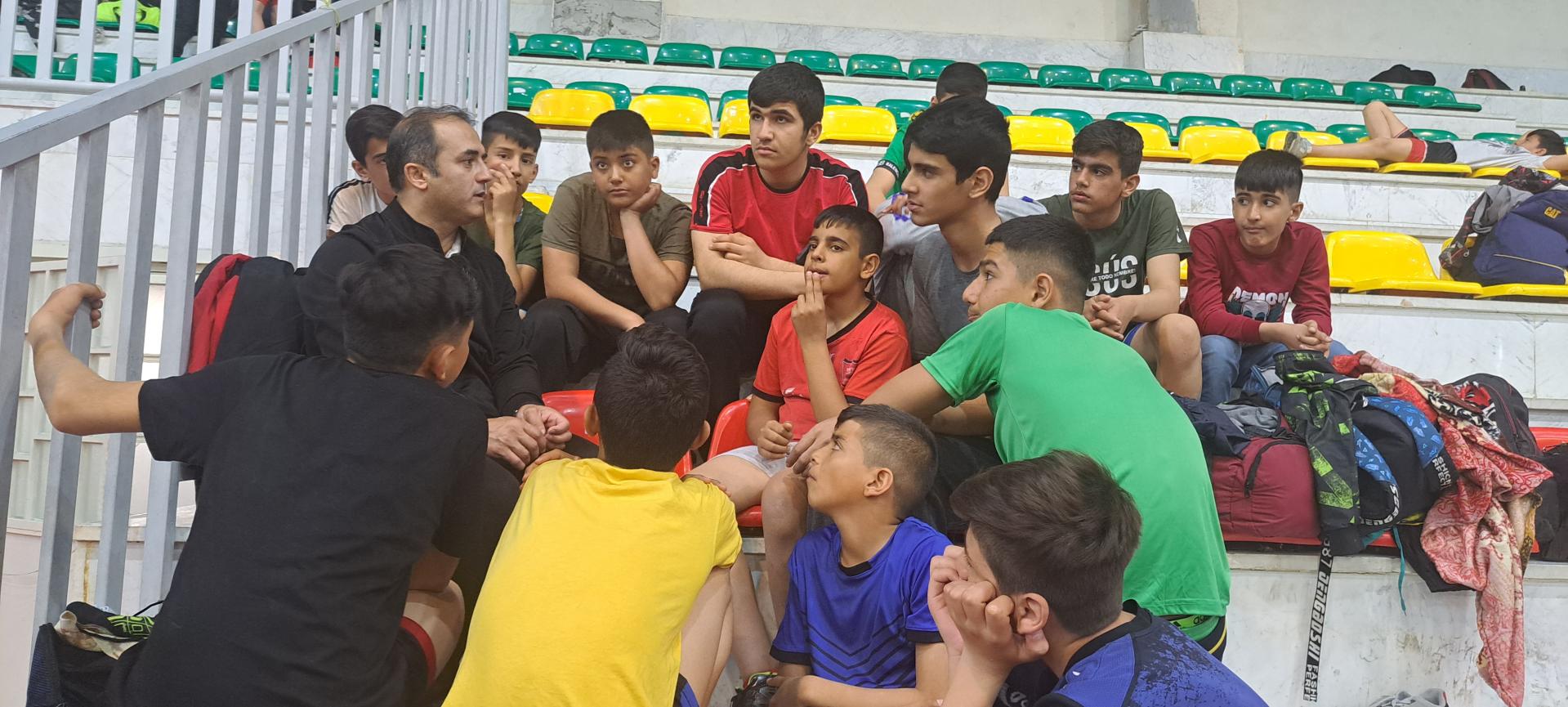 عکس سالن ورزشی امام خمینی