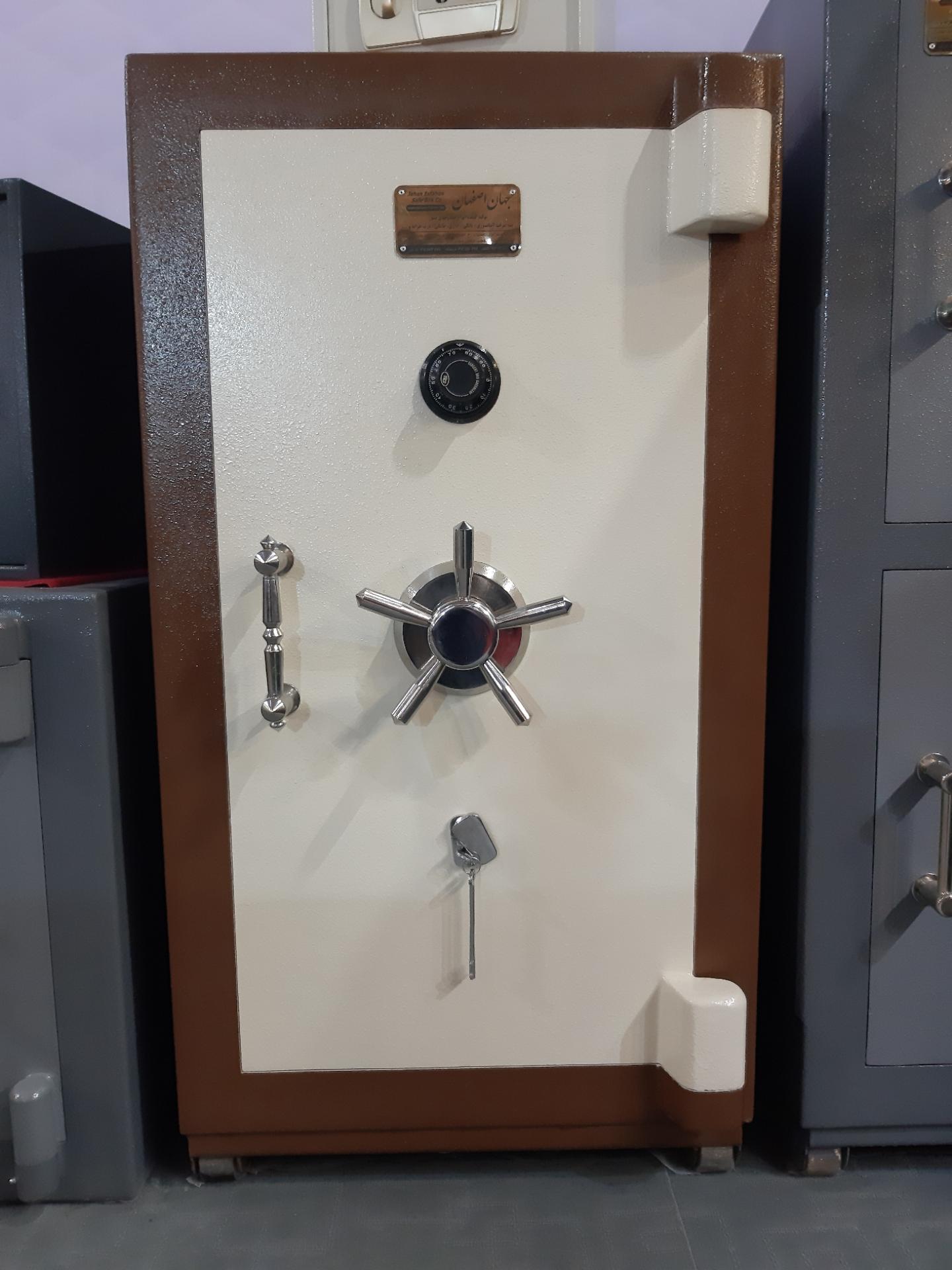 عکس صندوق نسوز جهان اصفهان