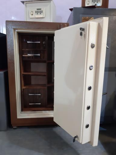 عکس صندوق نسوز جهان اصفهان