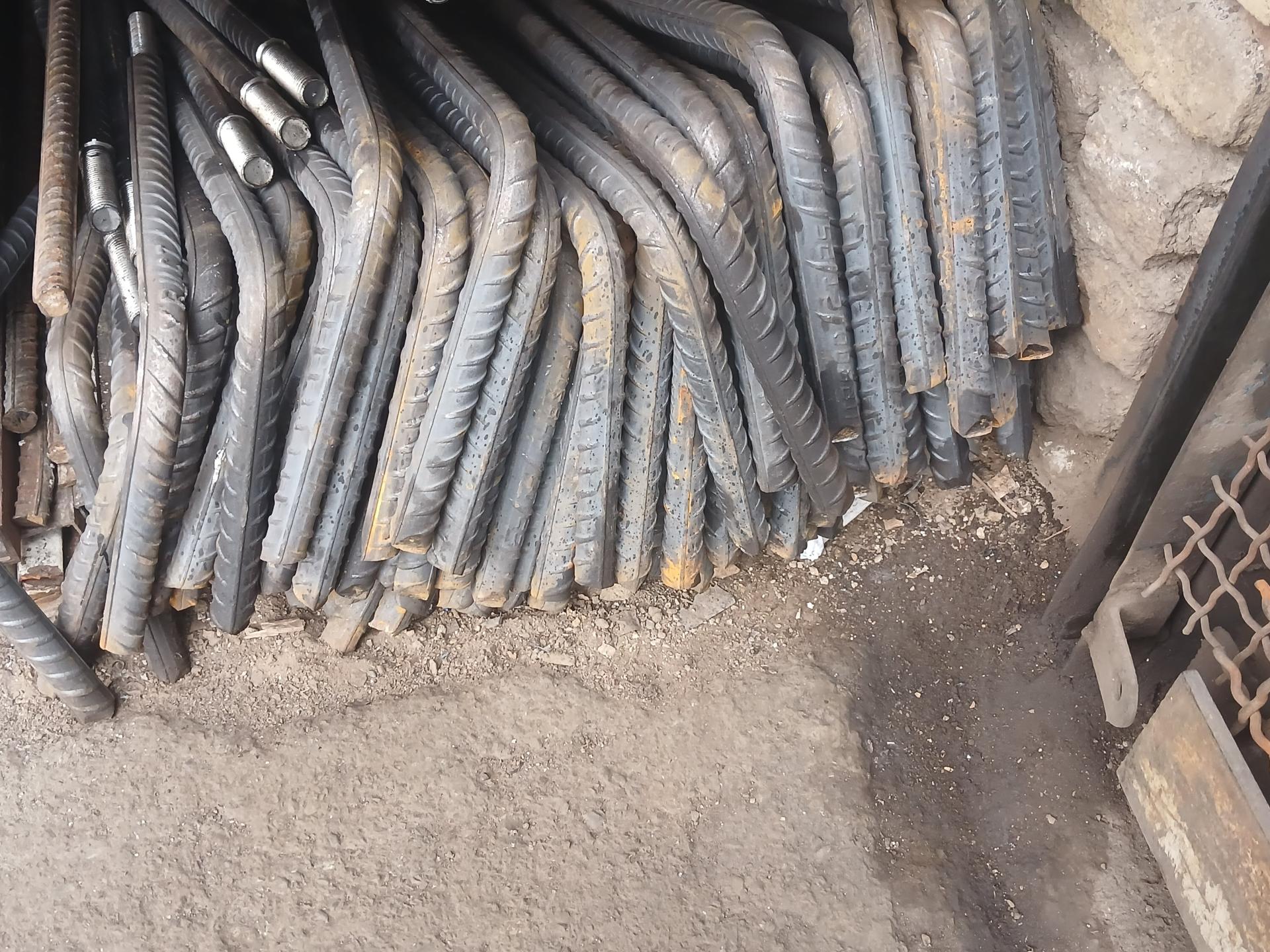 عکس آهن آلات کاظمی 